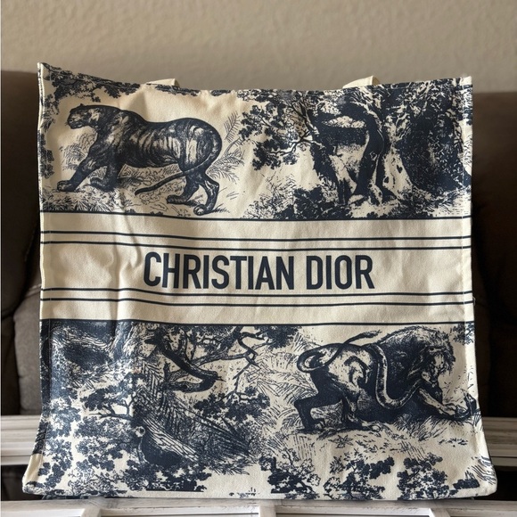 Christian Dior DIORIVIERA Canvas Large Tote, Navy. New in the package - Picture 8 of 14